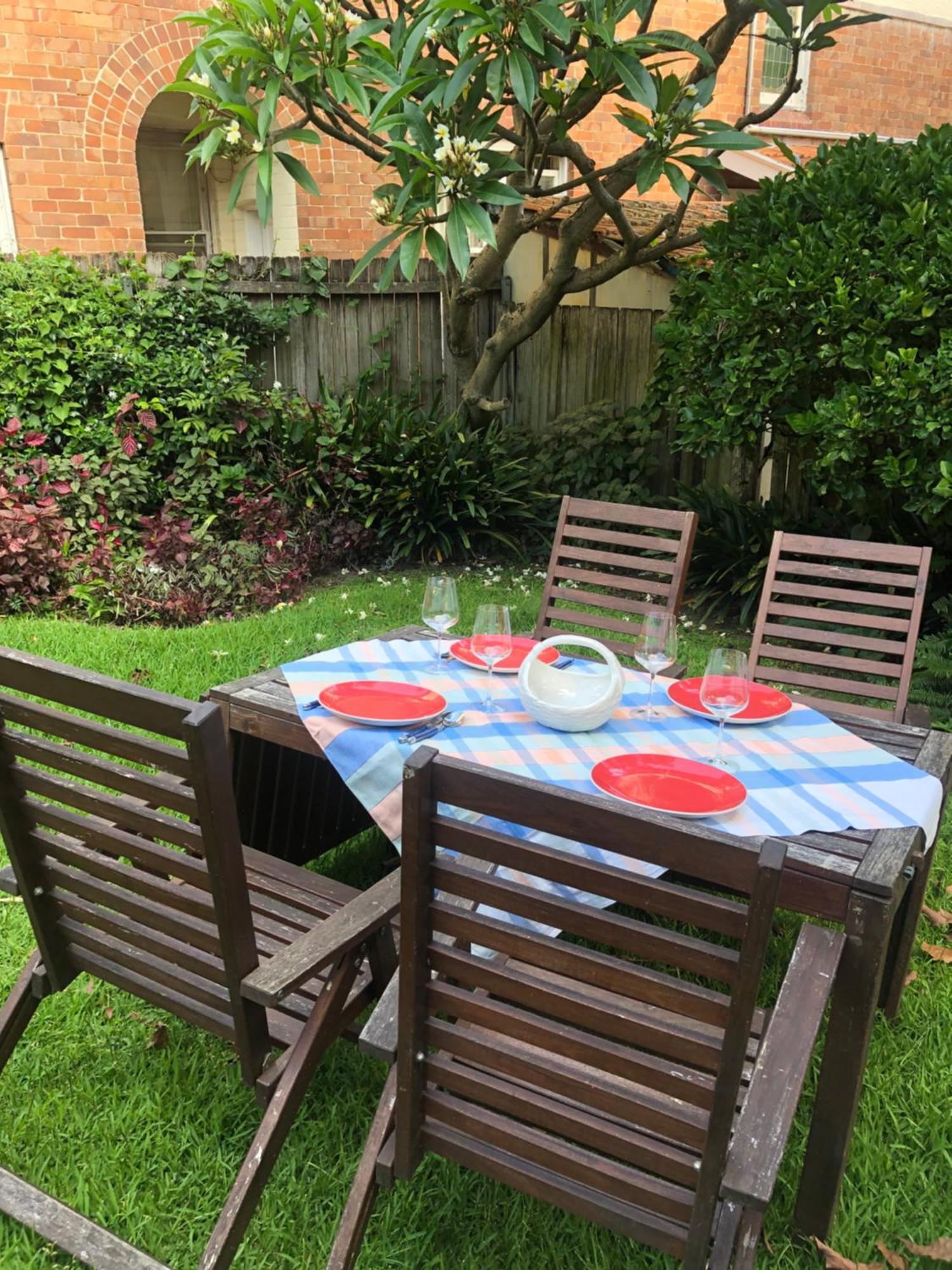 Stylish, Sunny & Spacious 2 Bedroom Apartment, Mosman Sydney Eksteriør bilde